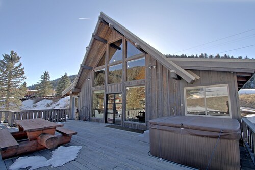 Peace Like a River Mountain Home Cabin - Red River, New Mexico, Hot Tub Optional