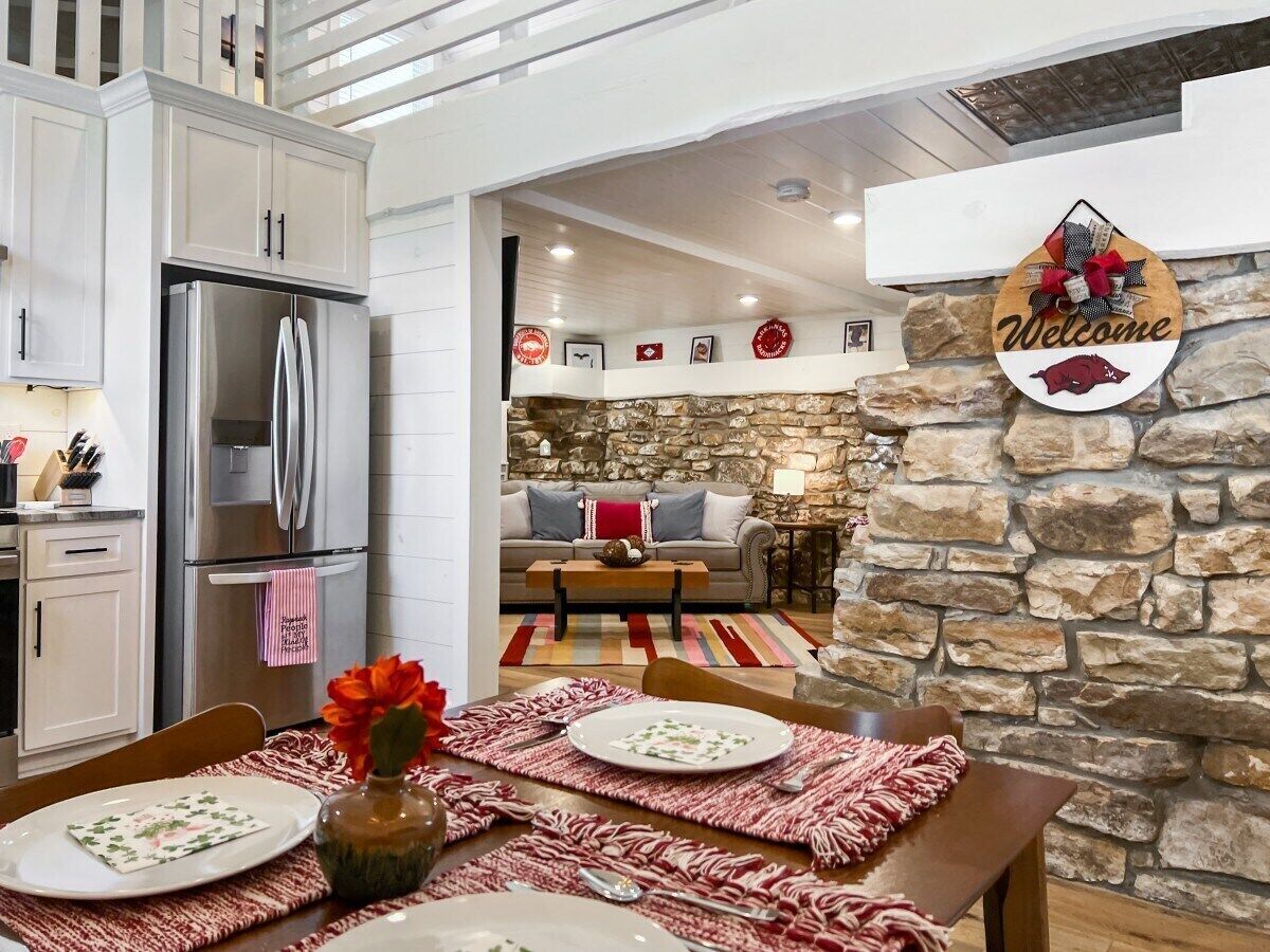 Hog Heaven | 4 wooded Acres, 10 minutes from UofA!