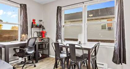 Aurora Gem: Cozy Studio, near Downtown Aurora