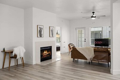 CozySuites TPC Scottsdale Parking & Pool