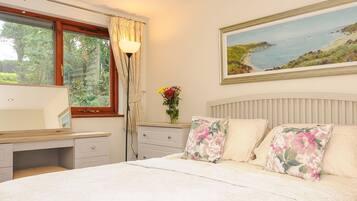 1 bedroom, individually decorated, individually furnished, free WiFi