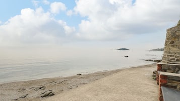 Una playa cerca
