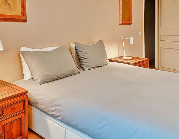 2 chambres, bureau, fer et planche à repasser, Wi-Fi gratuit