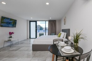 1 chambre, fer et planche à repasser, literie fournie