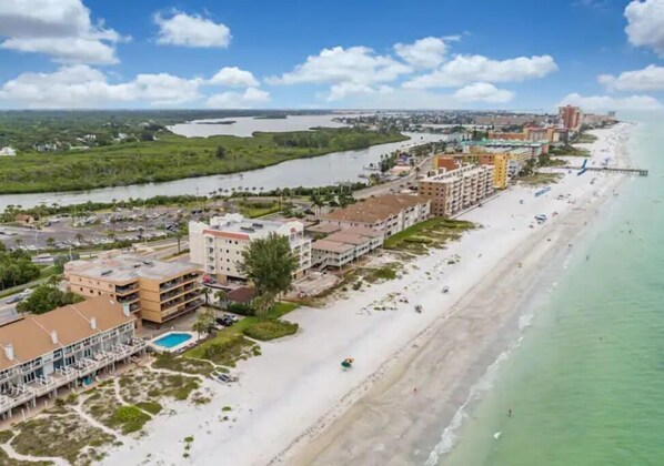 Beach - The Charming Getaway (Tampa)