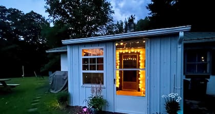 Cassio’s Cottage - A private, cozy little place under PoCo’s dark skies