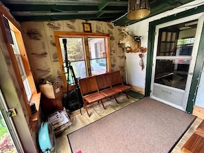 Interior - Cassio’s Cottage - A private, cozy little place under PoCo’s dark skies (Coudersport)