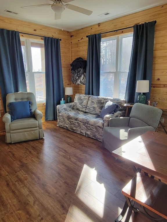 New Cabin- Access To Horse Trails, Pilot Mtn & Hanging Rock St. Pks - Pilot Mountain, NC