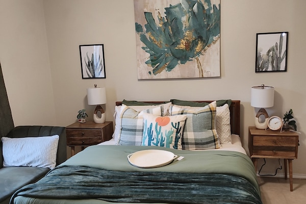 2 habitaciones, tabla de planchar con plancha, wifi y ropa de cama
