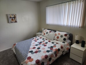 1 soverom, strykejern/-brett, wi-fi og sengetøy