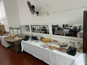 Free daily continental breakfast