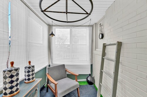 Gorgeous North Buffalo Apartment