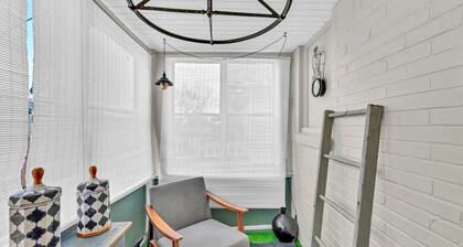 Gorgeous North Buffalo Apartment