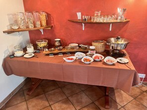 Daily buffet breakfast (EUR 15.0 per person)