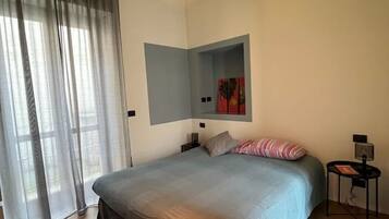 1 camera, una scrivania, Wi-Fi gratuito, lenzuola