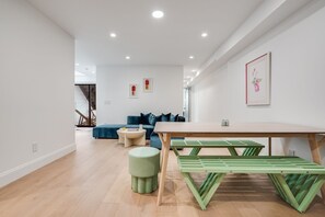 Interior - Luxury Designer Pad in the Heart of SF (SAN FRANCISCO)