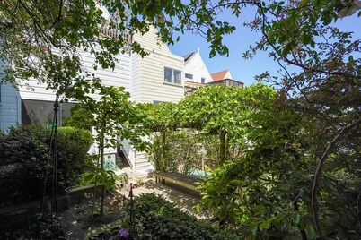 Luxury Designer Pad in the Heart of SF