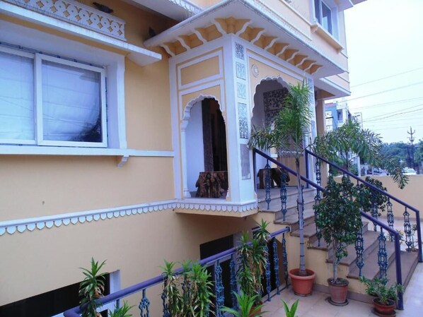 Exterior detail - Deluxe Double Room #6/ W breakfast (Jaipur)