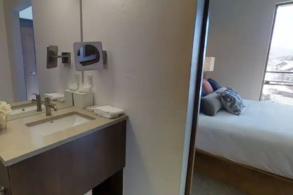 1 bedroom, in-room safe, iron/ironing board, WiFi