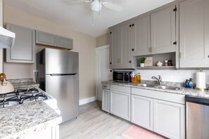 Ovn, kogeplade, kaffe-/temaskine