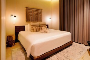 Luxury one bedroom apartment with 1 king bed & PLUNGE POOL