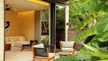 Premium 2 bedroom apartment with 2 bathroom & PLUNGE POOL | 1 slaapkamer, hypoallergeen beddengoed, een kluis op de kamer