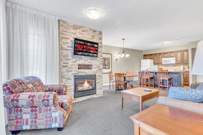 TV, fireplace - Cozy Getaway with Resort Perks (Shanty Bay)