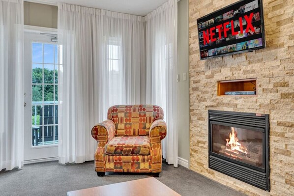 Televisie en een open haard