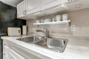 Fridge, cookware/dishes/utensils - Lakeside Retreat near Toronto (Mississauga)