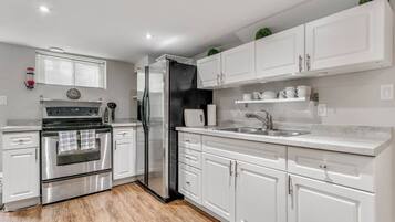 Fridge, cookware/dishes/utensils