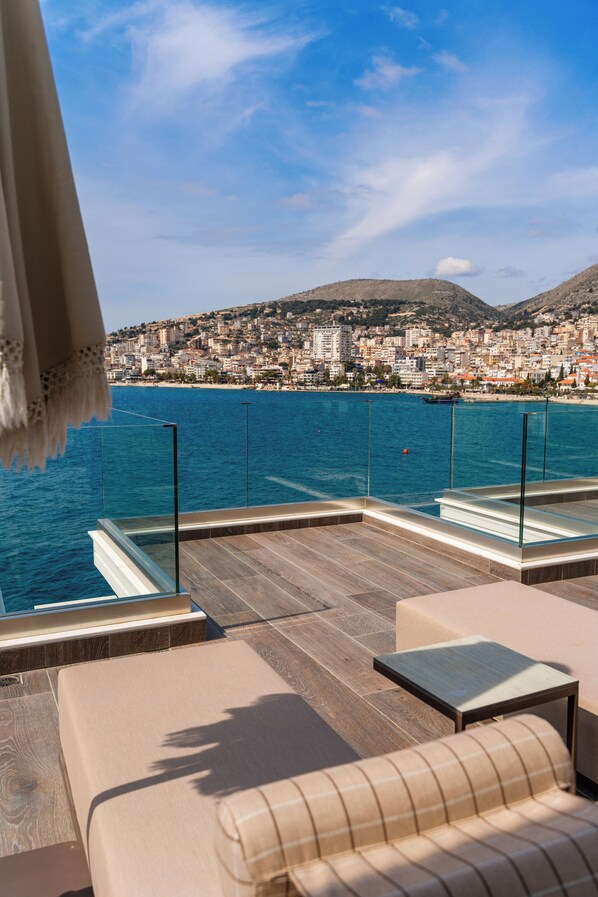 Premium Suite | Desk, soundproofing, iron/ironing board, free WiFi - Demi Hotel (Sarandë)