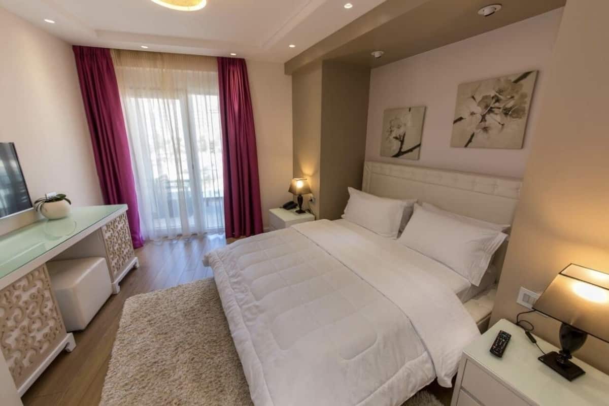 1 habitación, escritorio y sistema de insonorización