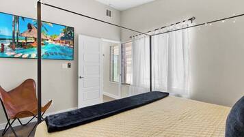 4 Schlafzimmer, Schreibtisch, Bügeleisen/Bügelbrett, WLAN