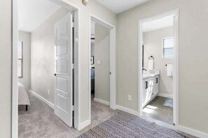 4 bedrooms, desk, iron/ironing board, WiFi