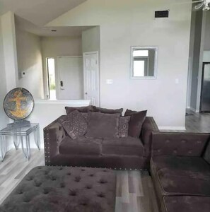 Living area - Waterfront newly remodeled home with a hot tub! (Lakehills)