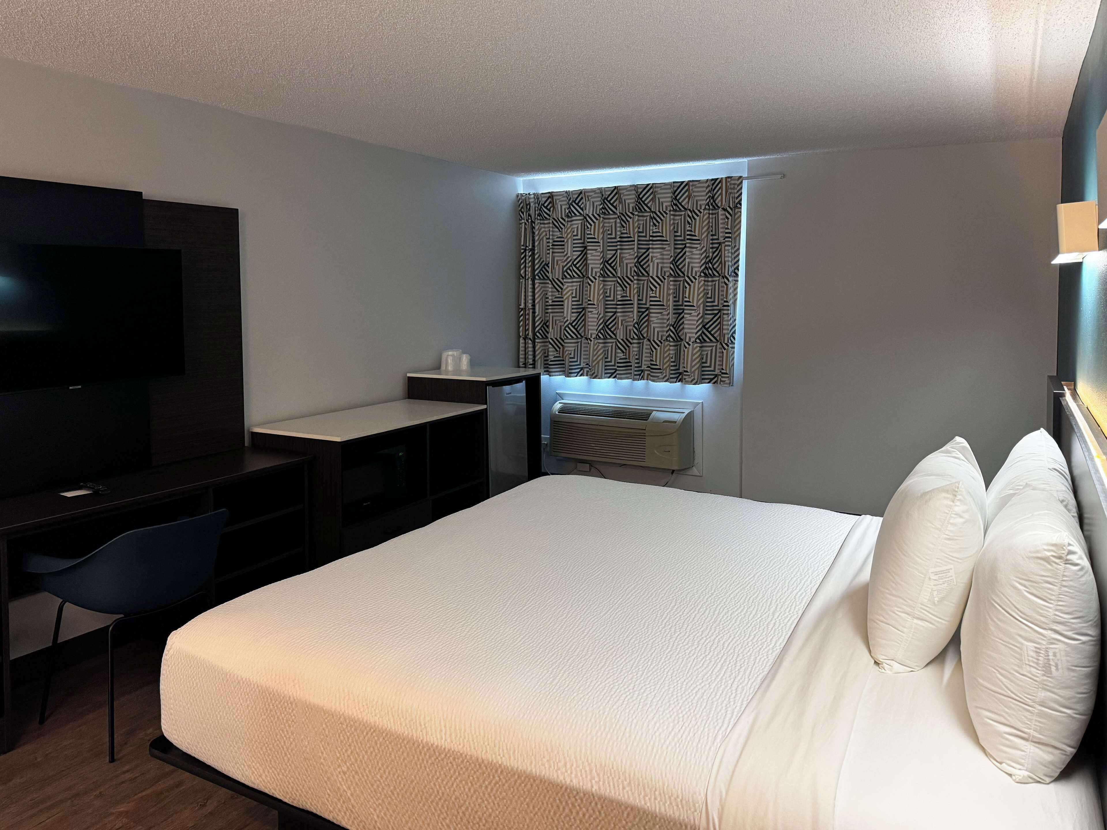 Blackout drapes, WiFi (free), bed sheets