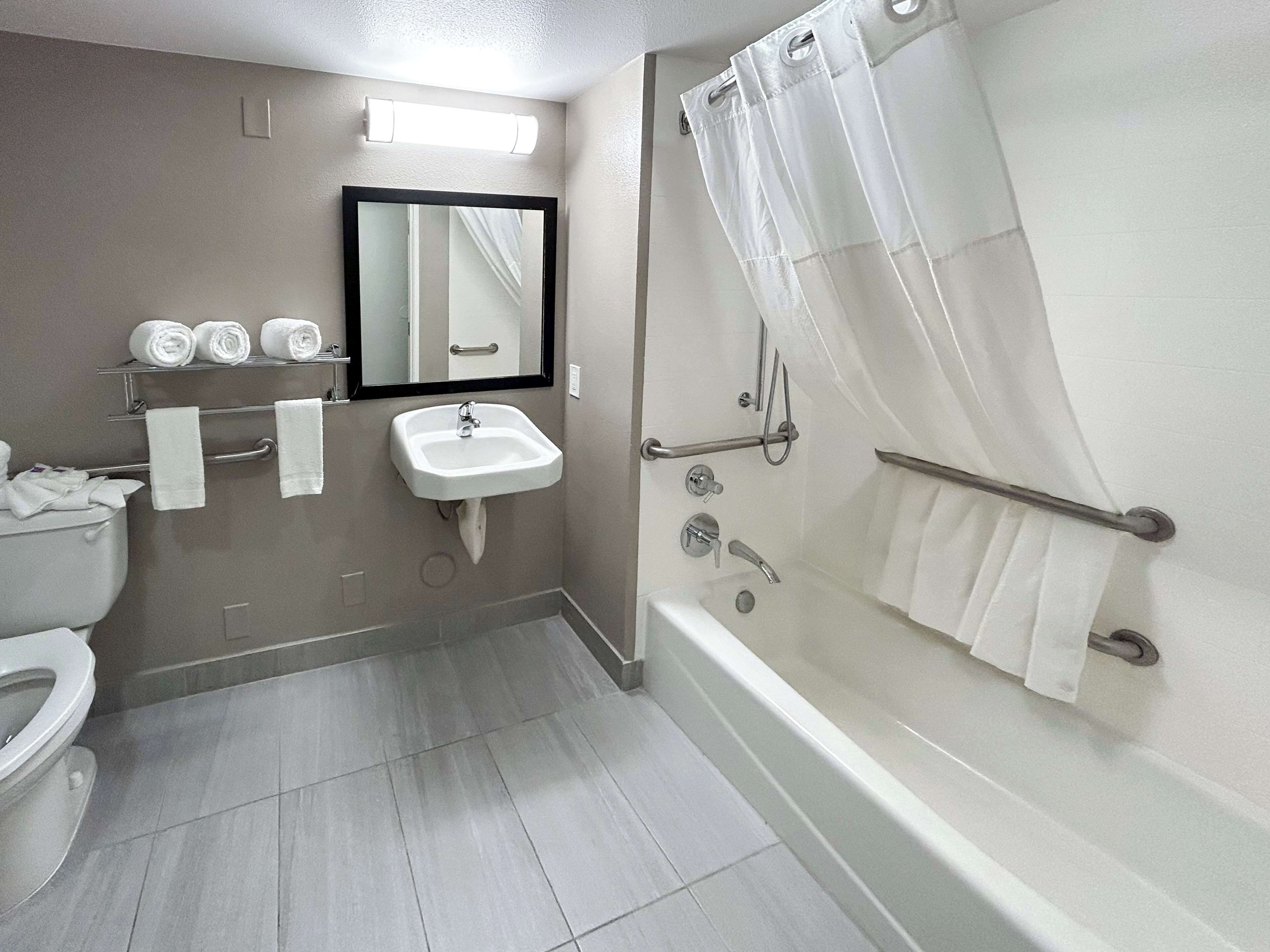 Standard Room, 2 Queen Beds, Non Smoking | Accessible bathroom