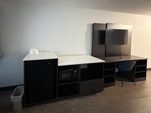 Private kitchenette - Studio 6 Carson, CA (Carson)