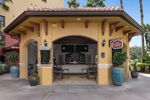 Bar (on property) - 1Bed/1Bath Family Resort Near Disney Parks!! (Lake Buena Vista)