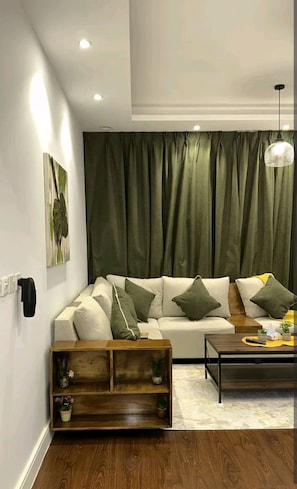 Living area - Cozy 1-Bedroom Apartment with Inviting Salon in Rabat (Rabat)