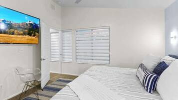 4 soverom, skrivebord, strykejern/-brett og wi-fi