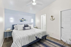 4 bedrooms, iron/ironing board, WiFi, bed sheets