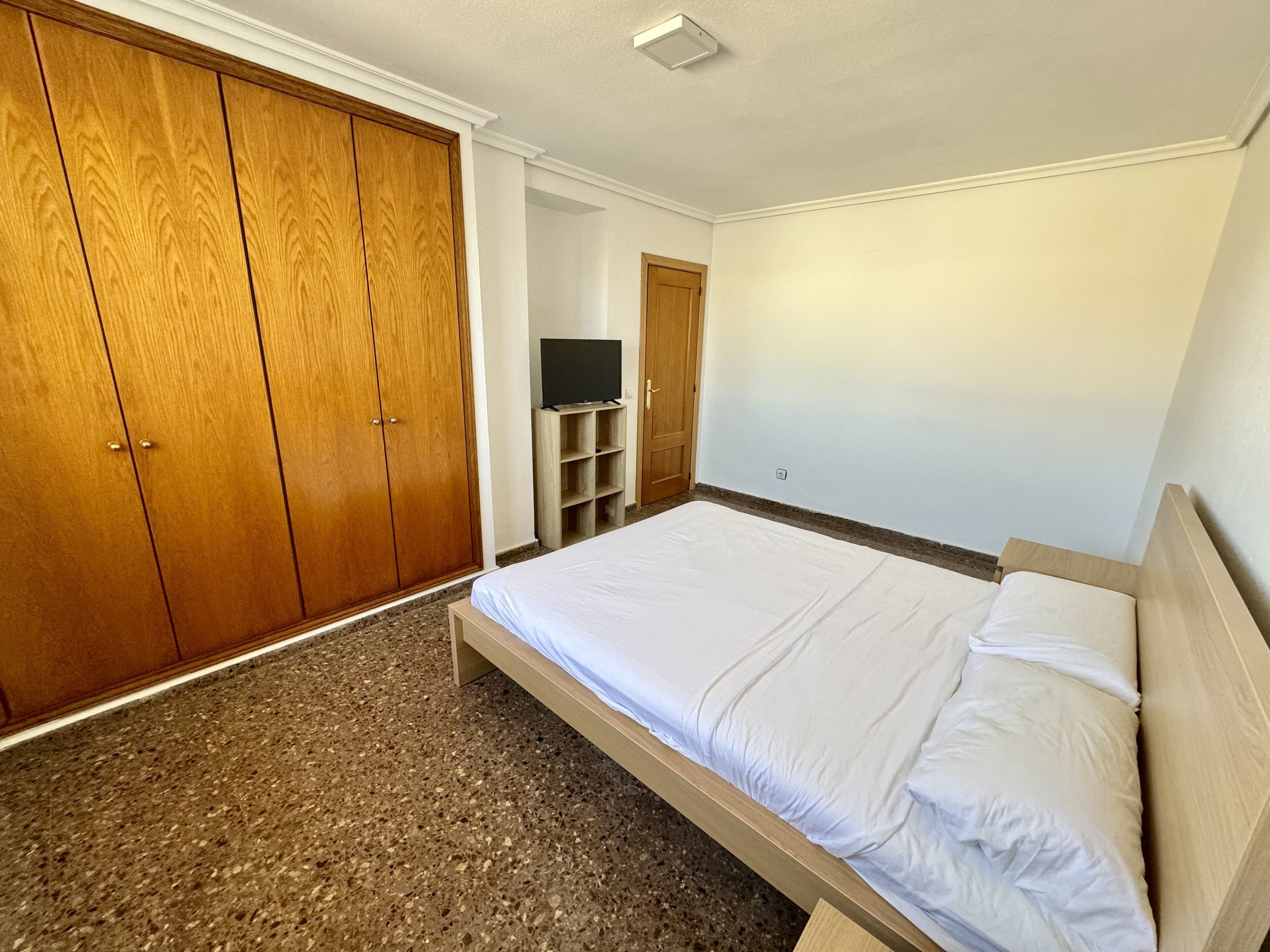 2 bedrooms, desk, iron/ironing board, travel crib