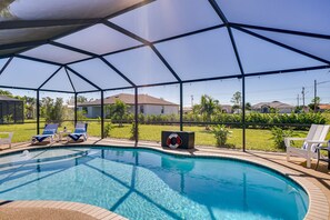 A heated pool - Hot Tub & Pool: ‘Coconut Palms’ in Cape Coral (Cape Coral)