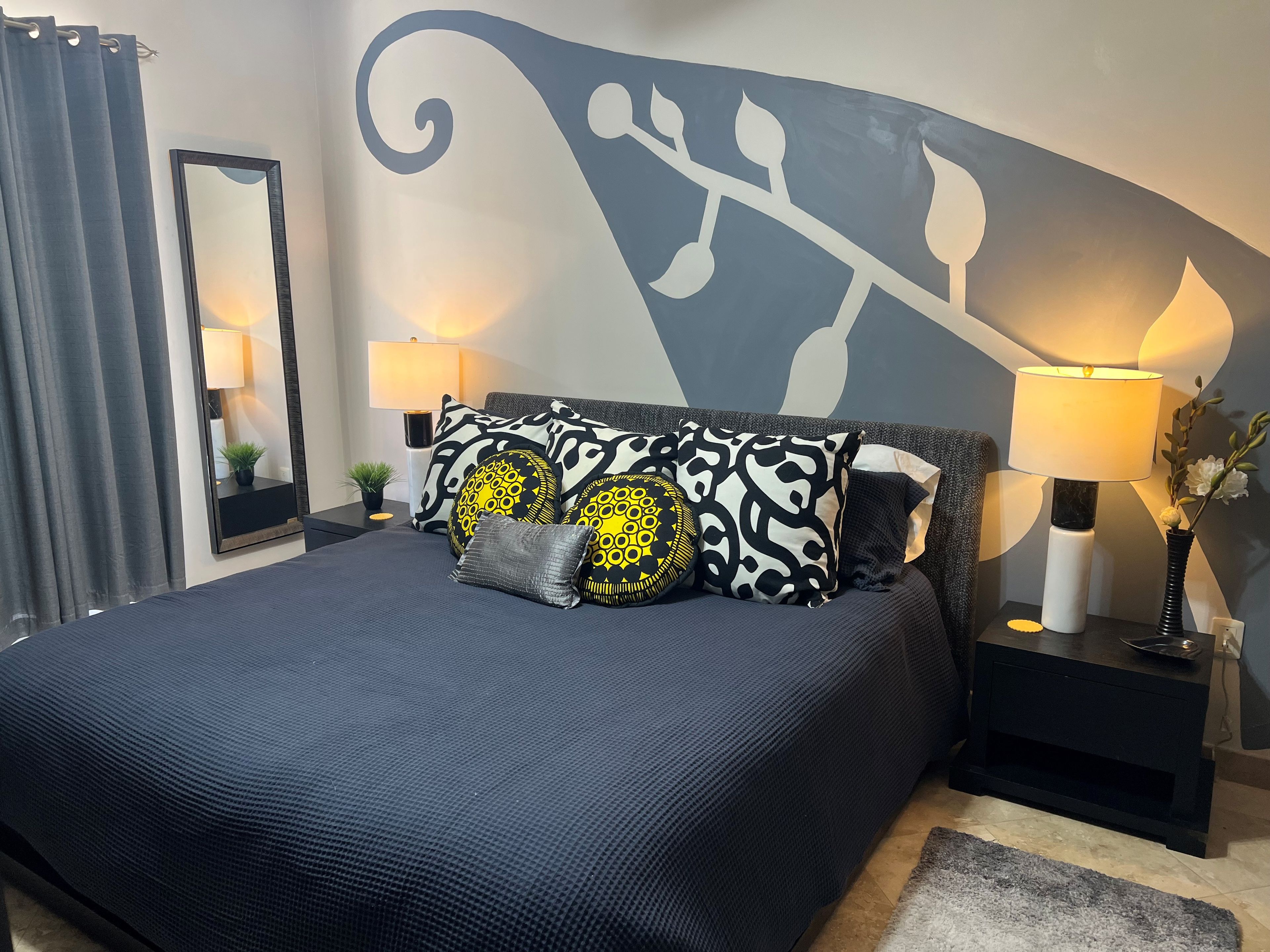 3 habitaciones, tabla de planchar con plancha, wifi y ropa de cama 