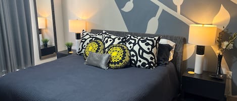 3 habitaciones, tabla de planchar con plancha, wifi y ropa de cama