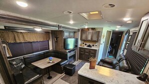 Interior - Key Lime Resorts - Unit #1 RV Retreat Villa (Monticello)