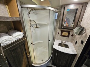 Shower - Key Lime Resorts - Unit #1 RV Retreat Villa (Monticello)