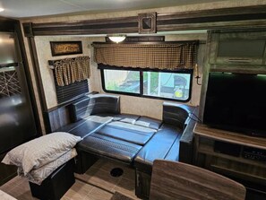 Smart TV - Key Lime Resorts - Unit #1 RV Retreat Villa (Monticello)