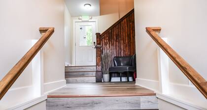 Coastal Purple: Minutes to Cedar Point & Sports Complex! Sleeps 9